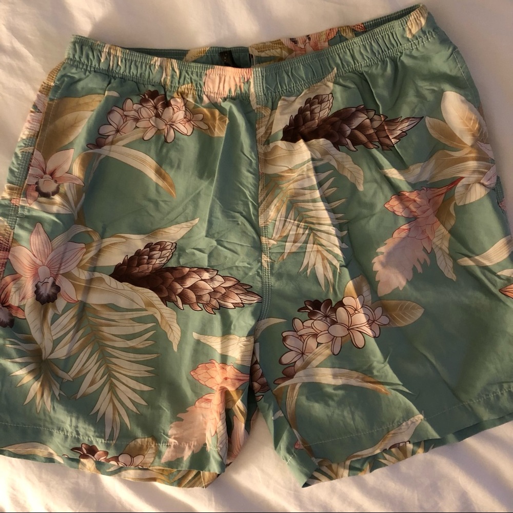 Tommy Bahama Relax Floral Print Swim Trunks, Large